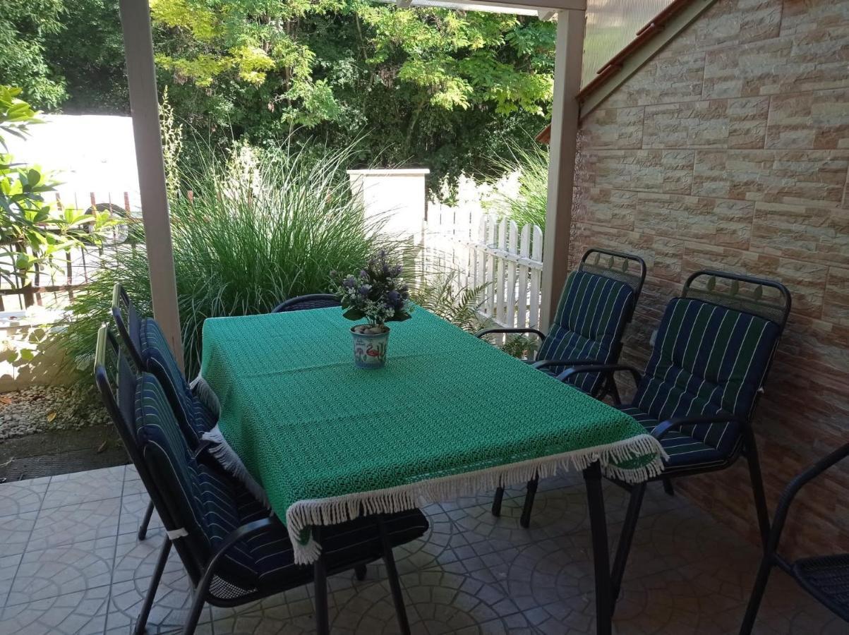 Sommer Ferienhaus Balatonszarszo Esterno foto