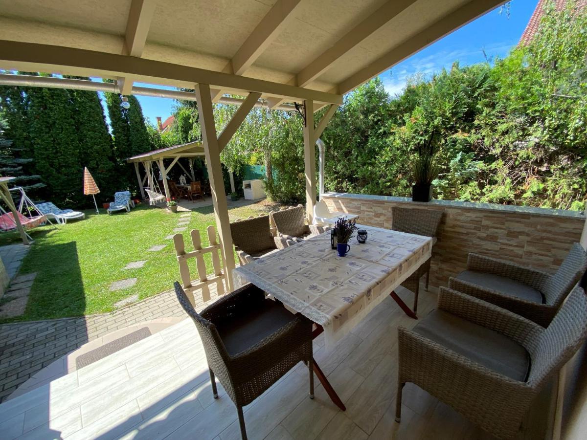 Sommer Ferienhaus Balatonszarszo Esterno foto