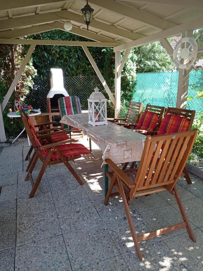 Sommer Ferienhaus Balatonszarszo Esterno foto